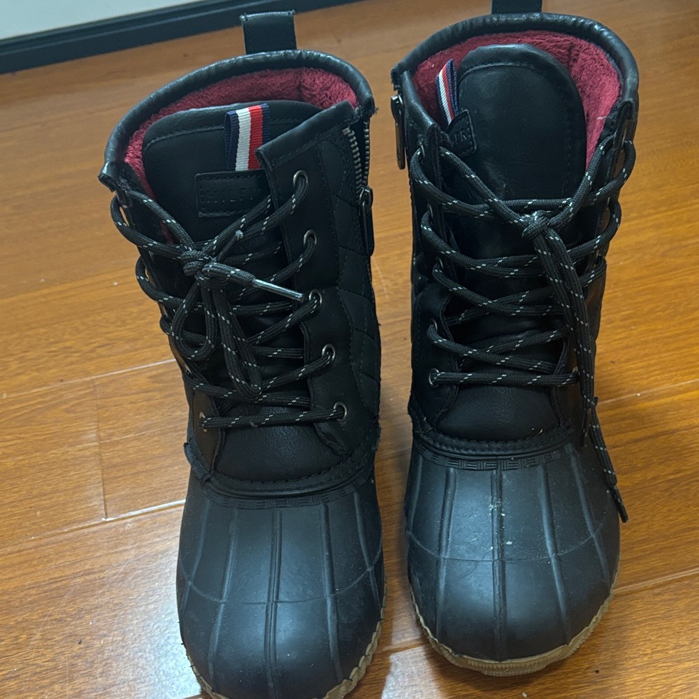 Tommy Hilfiger Black Quilted Winter Boots - Picture 3 of 11